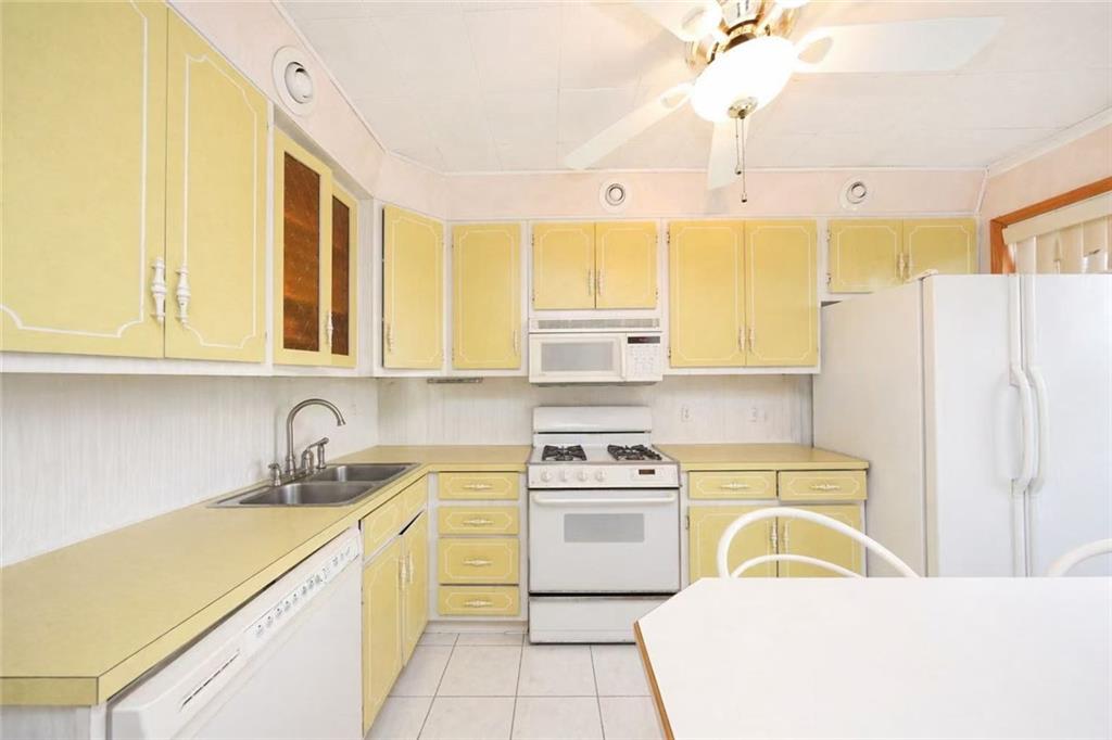 8674 16th Avenue Bensonhurst Brooklyn NY 11214