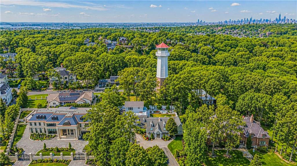 26 High Point Road Todt Hill Staten Island NY 10304