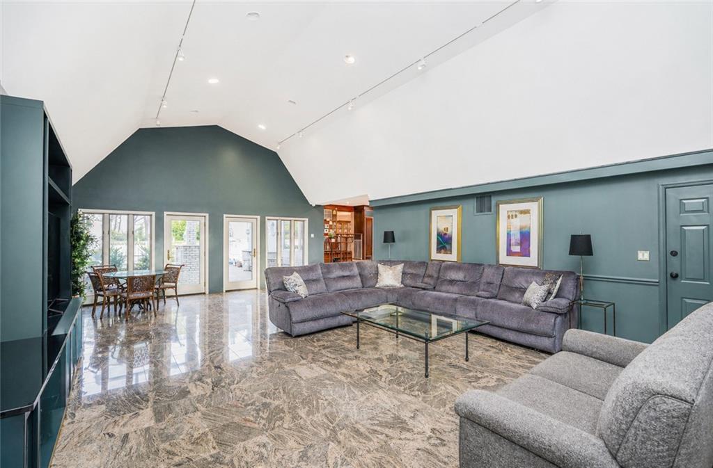 26 High Point Road Todt Hill Staten Island NY 10304