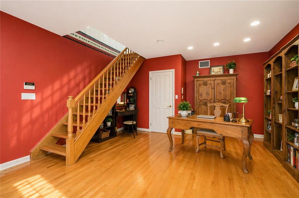 26 High Point Road Todt Hill Staten Island NY 10304