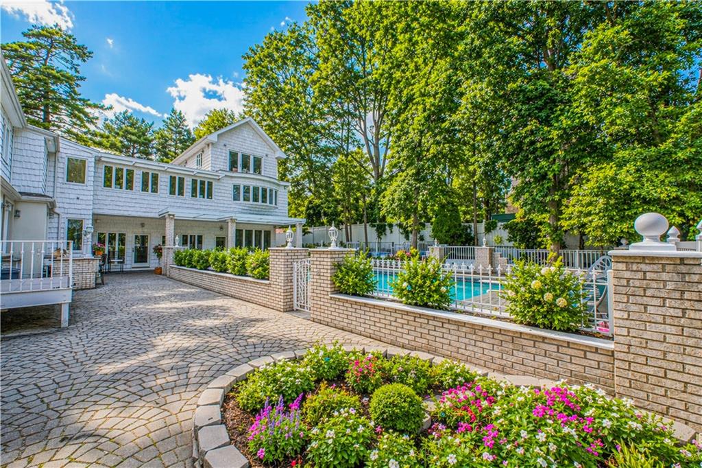 26 High Point Road Todt Hill Staten Island NY 10304