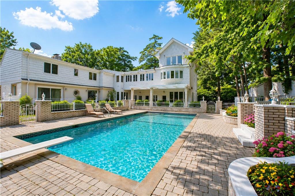 26 High Point Road Todt Hill Staten Island NY 10304