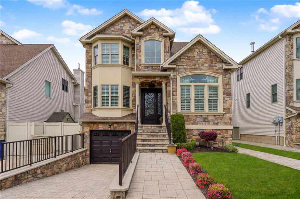 86 West Castor Place Huguenot Staten Island NY 10312