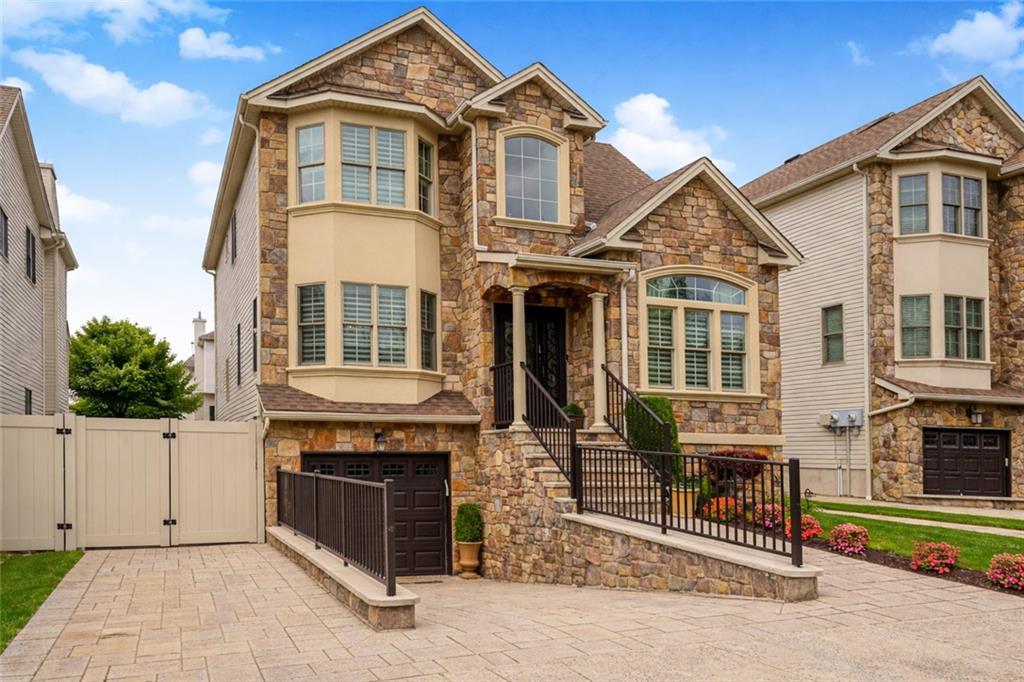 86 West Castor Place Huguenot Staten Island NY 10312