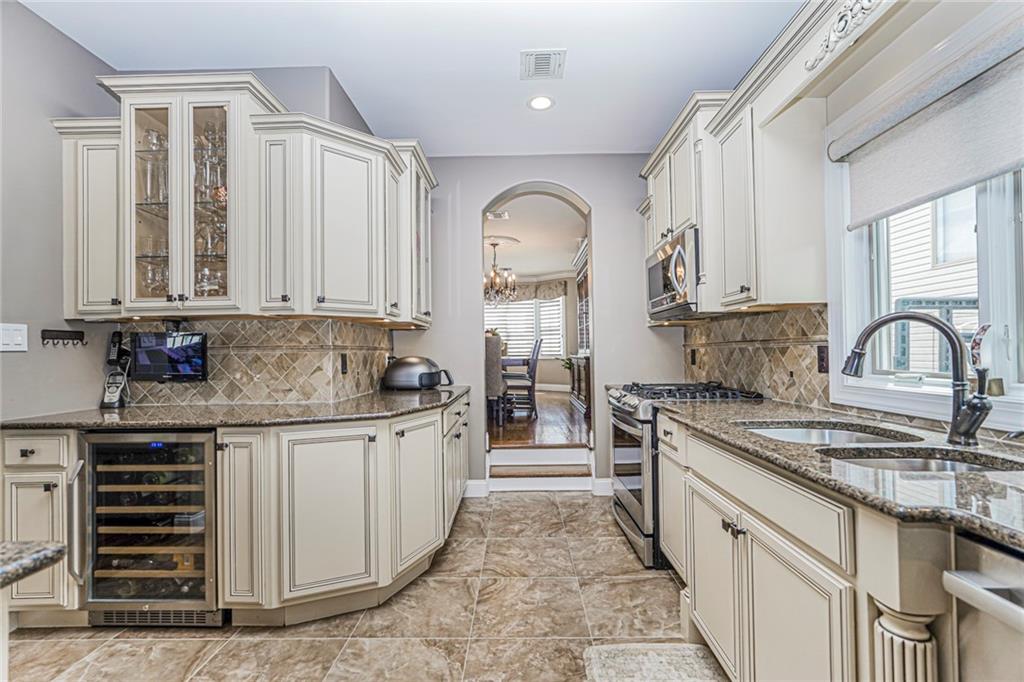 86 West Castor Place Huguenot Staten Island NY 10312