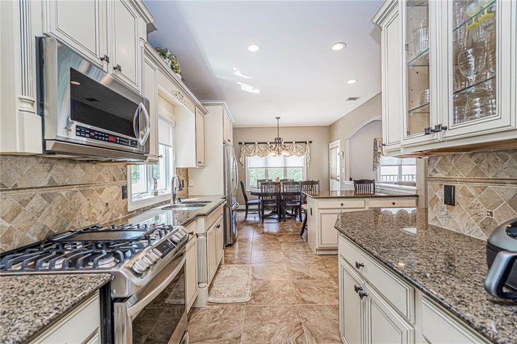 86 West Castor Place Huguenot Staten Island NY 10312