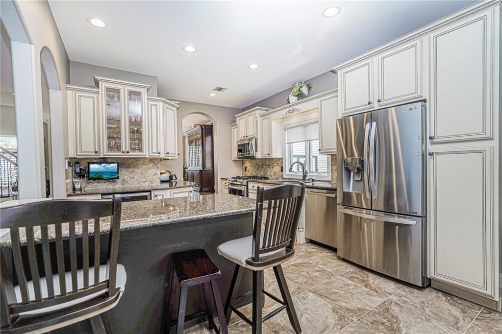 86 West Castor Place Huguenot Staten Island NY 10312