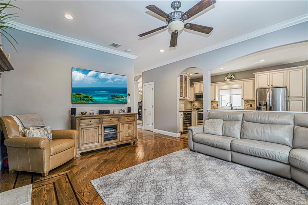 86 West Castor Place Huguenot Staten Island NY 10312