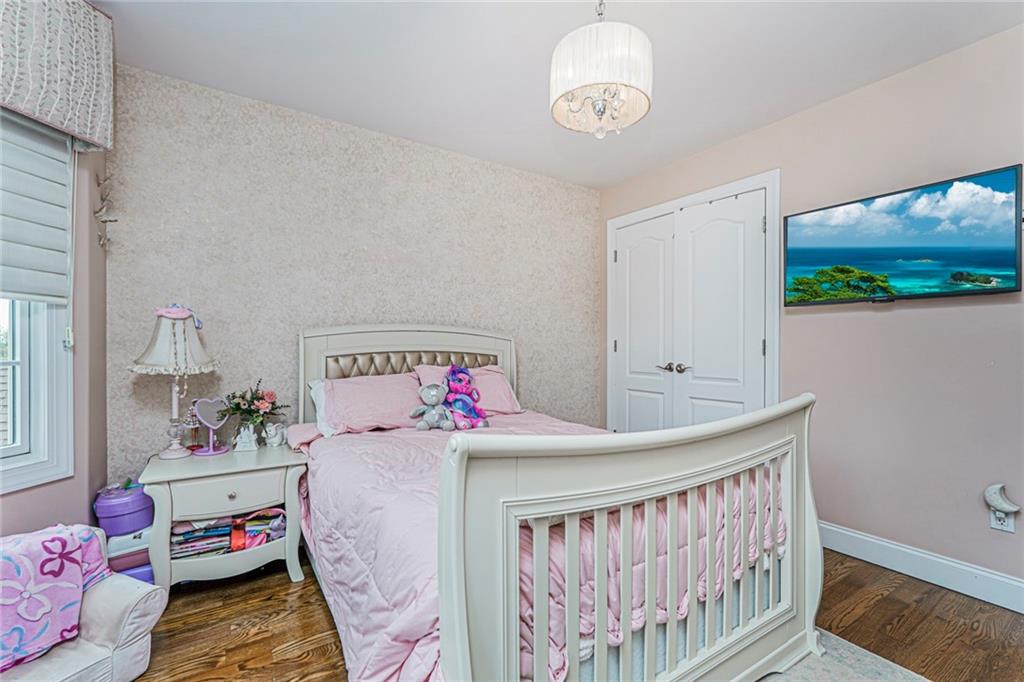 86 West Castor Place Huguenot Staten Island NY 10312