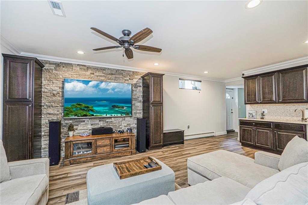 86 West Castor Place Huguenot Staten Island NY 10312