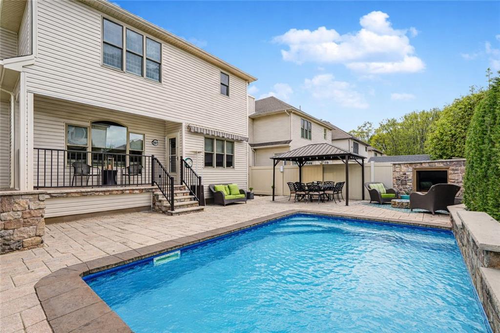 86 West Castor Place Huguenot Staten Island NY 10312