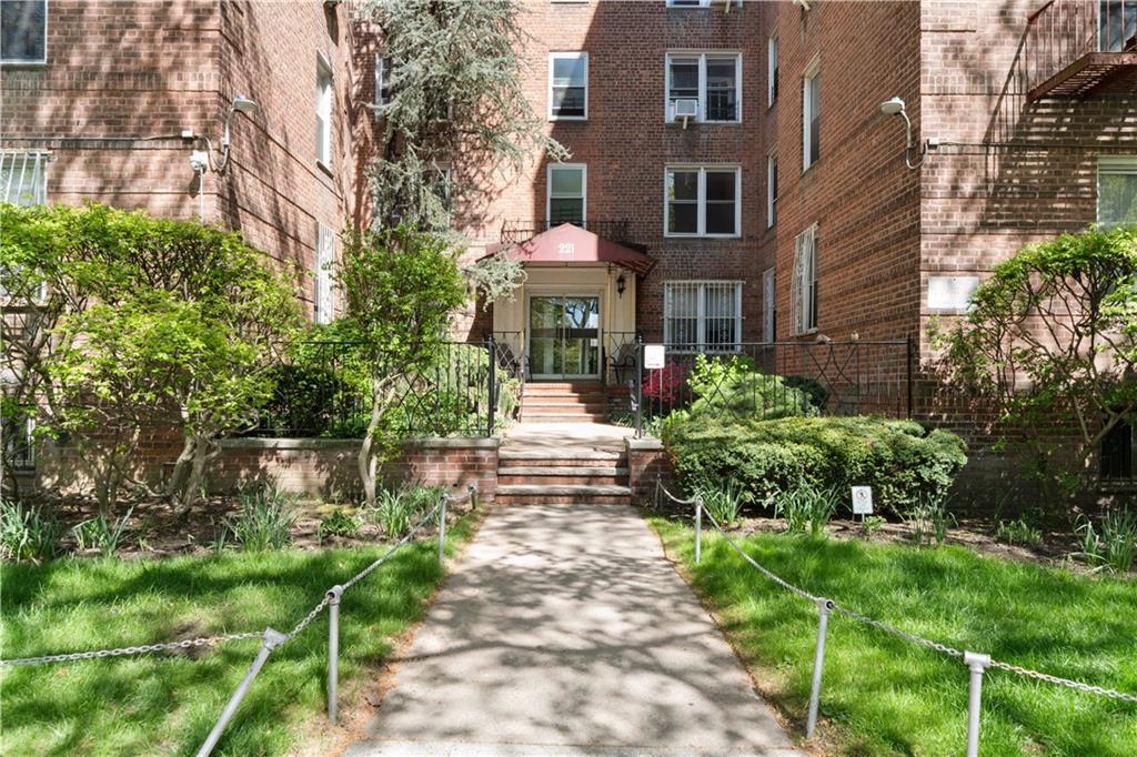 221 McDonald Avenue Windsor Terrace Brooklyn NY 11218