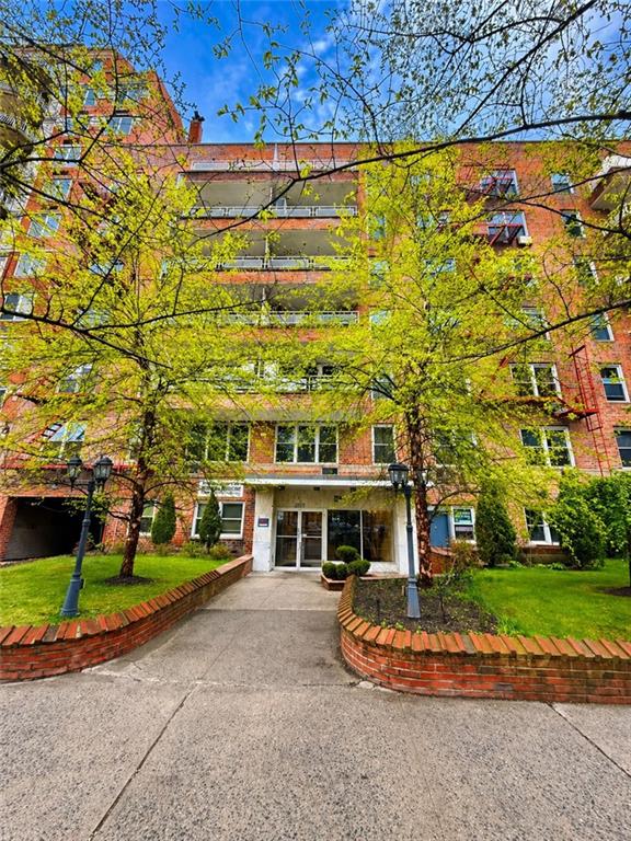 2815 Ocean Parkway Brighton Beach Brooklyn NY 11235