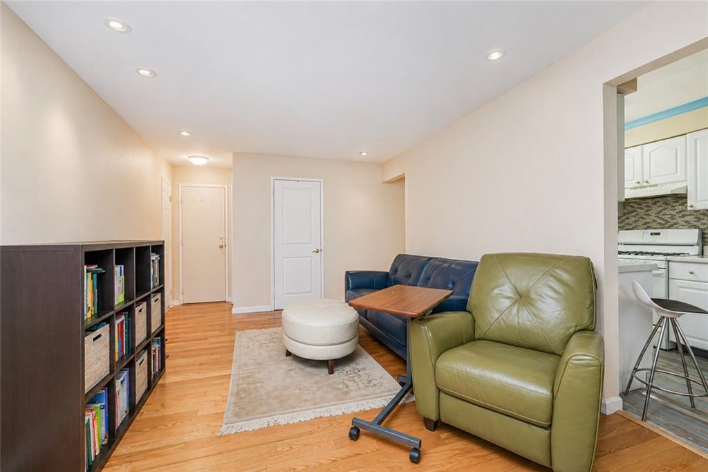 160 Devon Loop New Springville Staten Island NY 10314