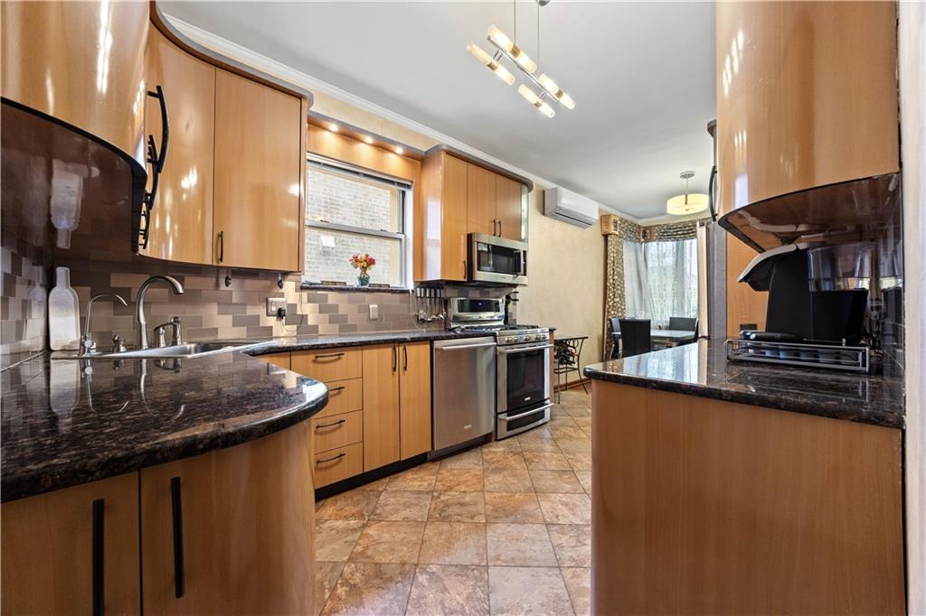 153 MacKenzie Street Manhattan Beach Brooklyn NY 11235