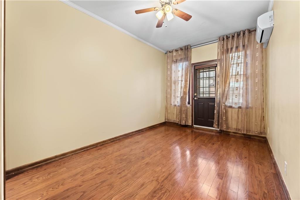 153 MacKenzie Street Manhattan Beach Brooklyn NY 11235