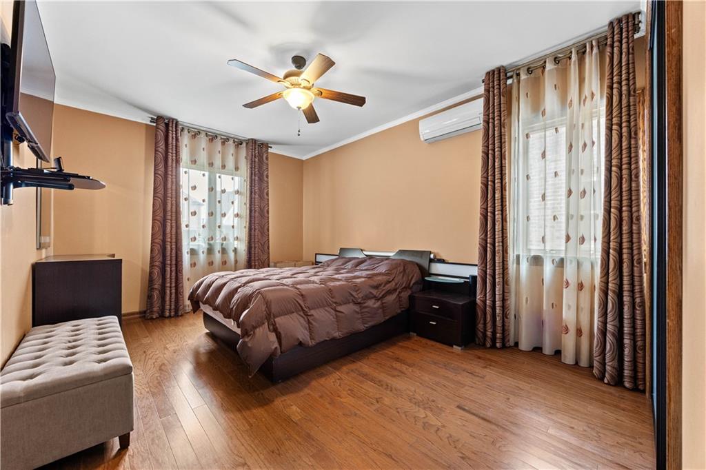 153 MacKenzie Street Manhattan Beach Brooklyn NY 11235