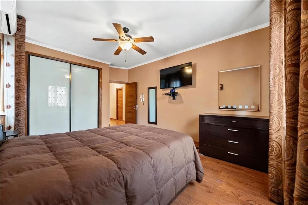 153 MacKenzie Street Manhattan Beach Brooklyn NY 11235