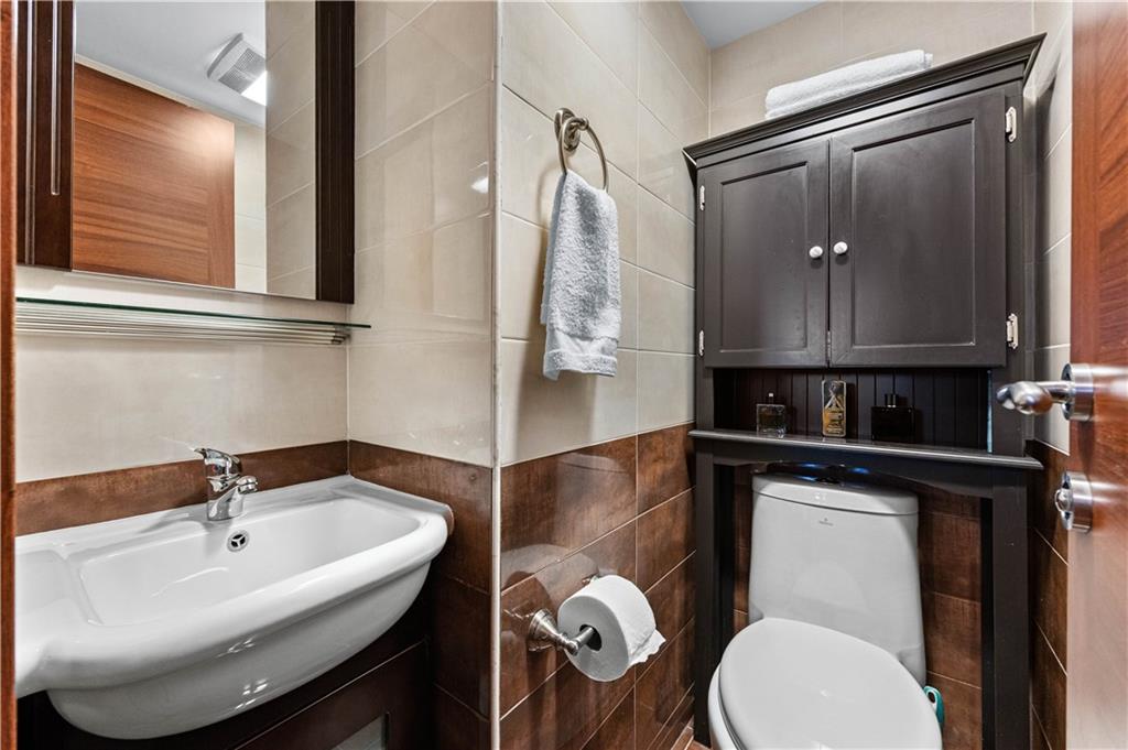 153 MacKenzie Street Manhattan Beach Brooklyn NY 11235