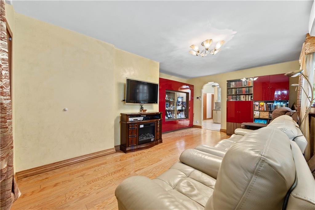 153 MacKenzie Street Manhattan Beach Brooklyn NY 11235