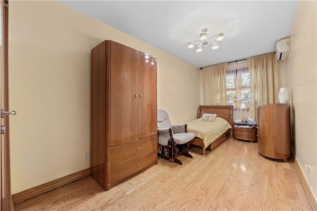 153 MacKenzie Street Manhattan Beach Brooklyn NY 11235