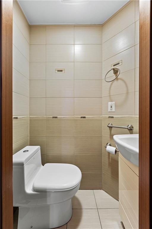 153 MacKenzie Street Manhattan Beach Brooklyn NY 11235