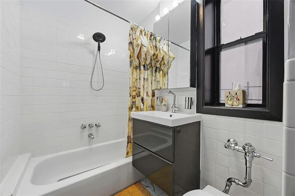 8735 Bay Parkway Bensonhurst Brooklyn NY 11214