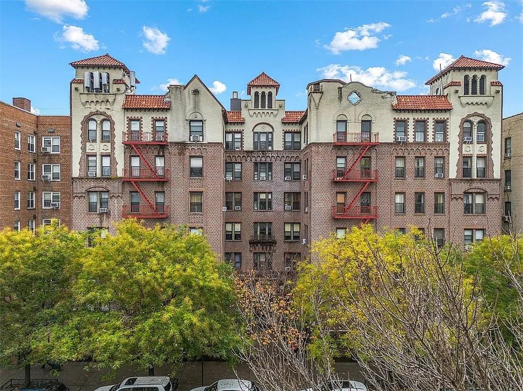 8735 Bay Parkway Bensonhurst Brooklyn NY 11214