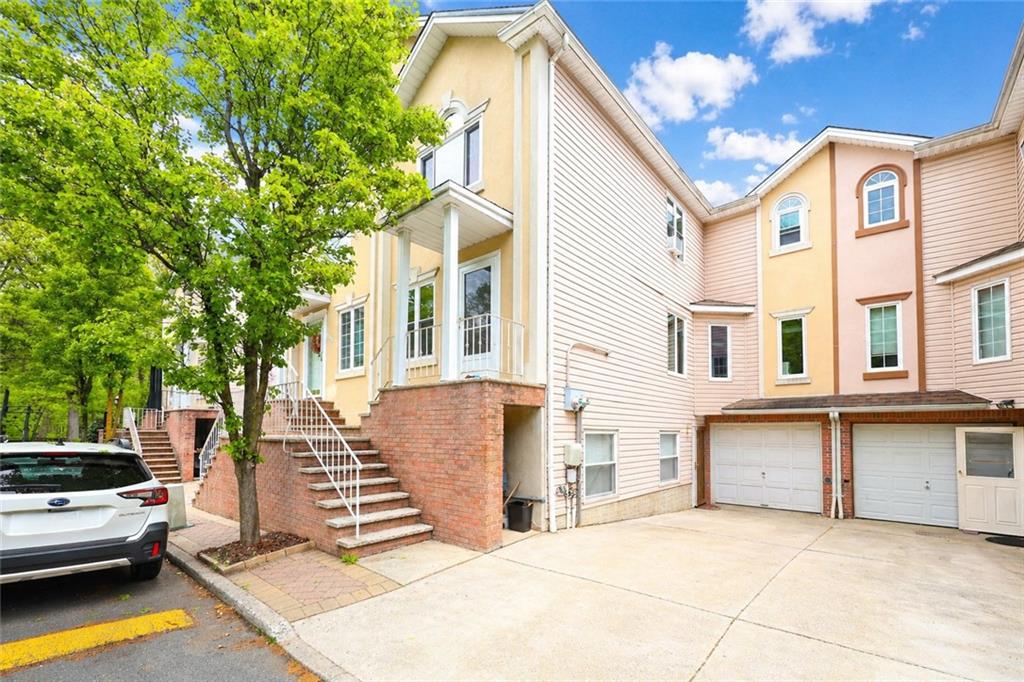 136 Erika Loop Arden Heights Staten Island NY 10312