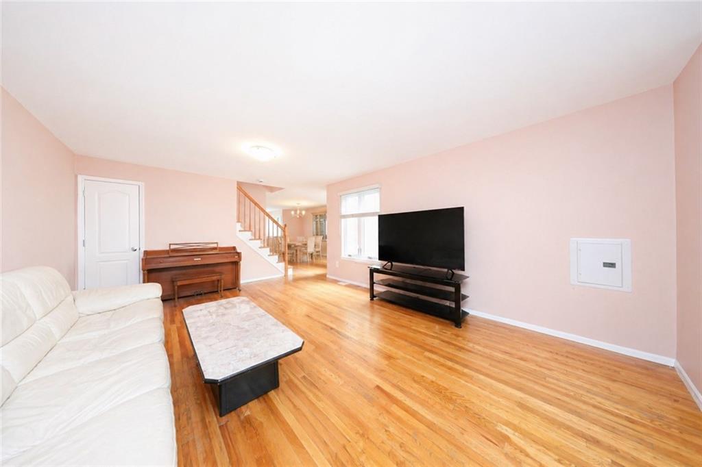 136 Erika Loop Arden Heights Staten Island NY 10312