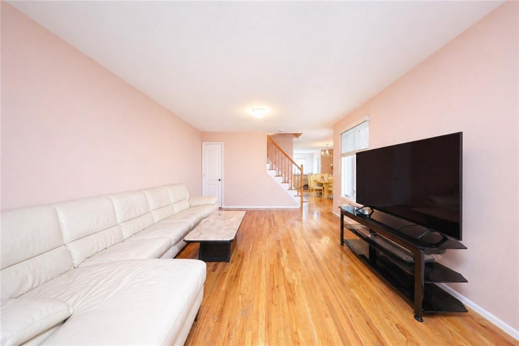 136 Erika Loop Arden Heights Staten Island NY 10312