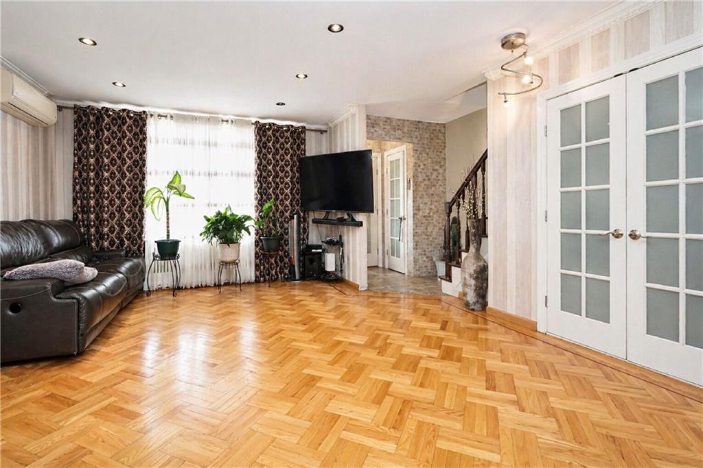 2571 East 29th Street Sheepshead Bay Brooklyn NY 11235