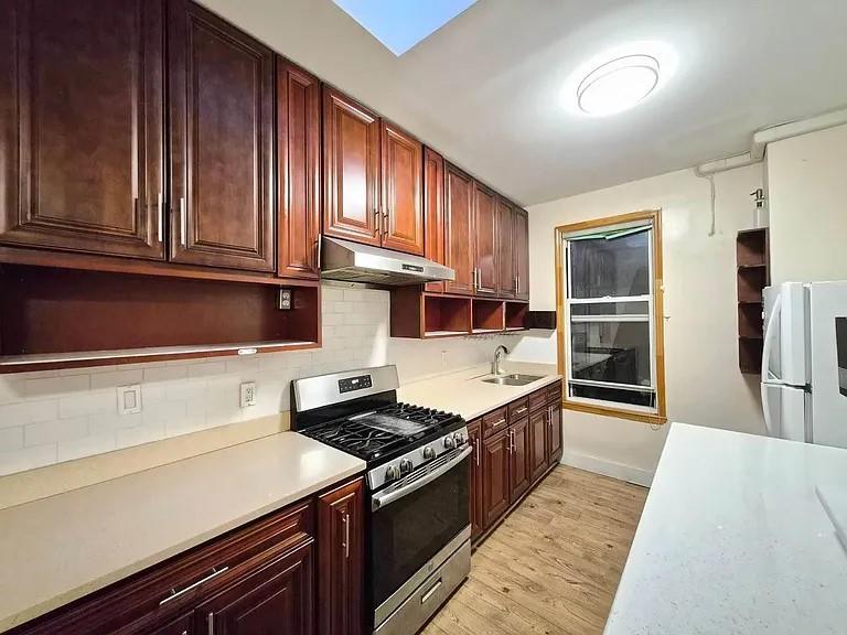 186 Dahill Road Borough Park Brooklyn NY 11218