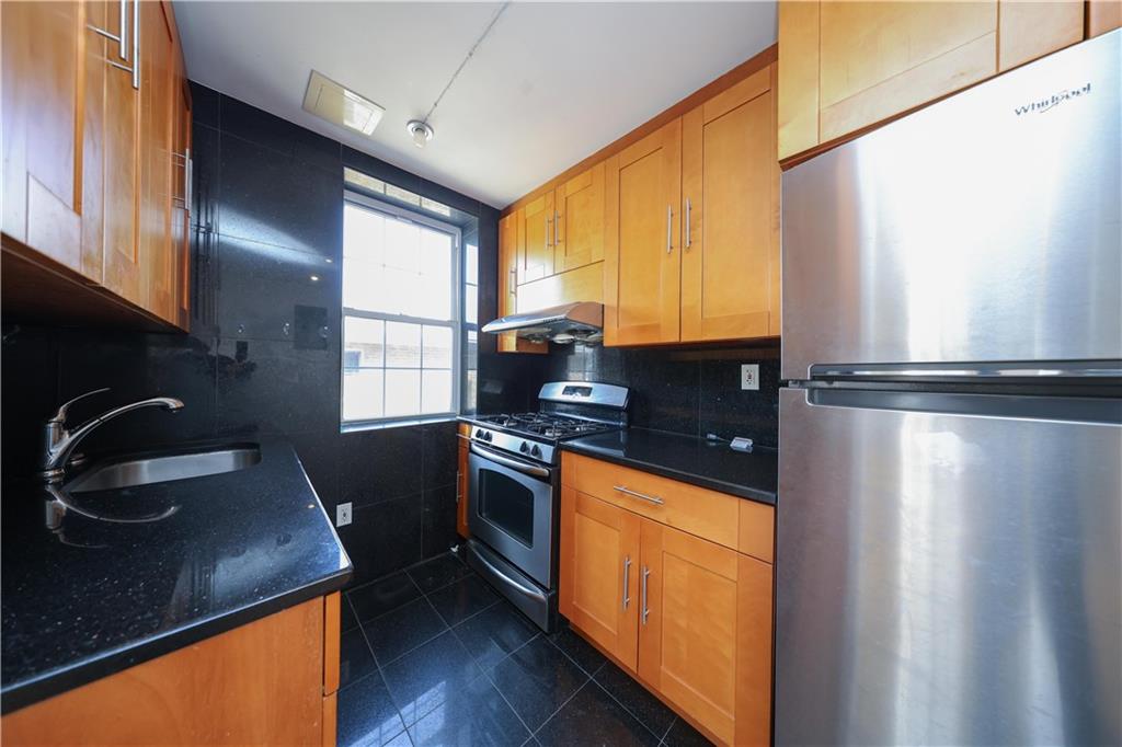 69 Bay 20th St Bensonhurst Brooklyn NY 11214