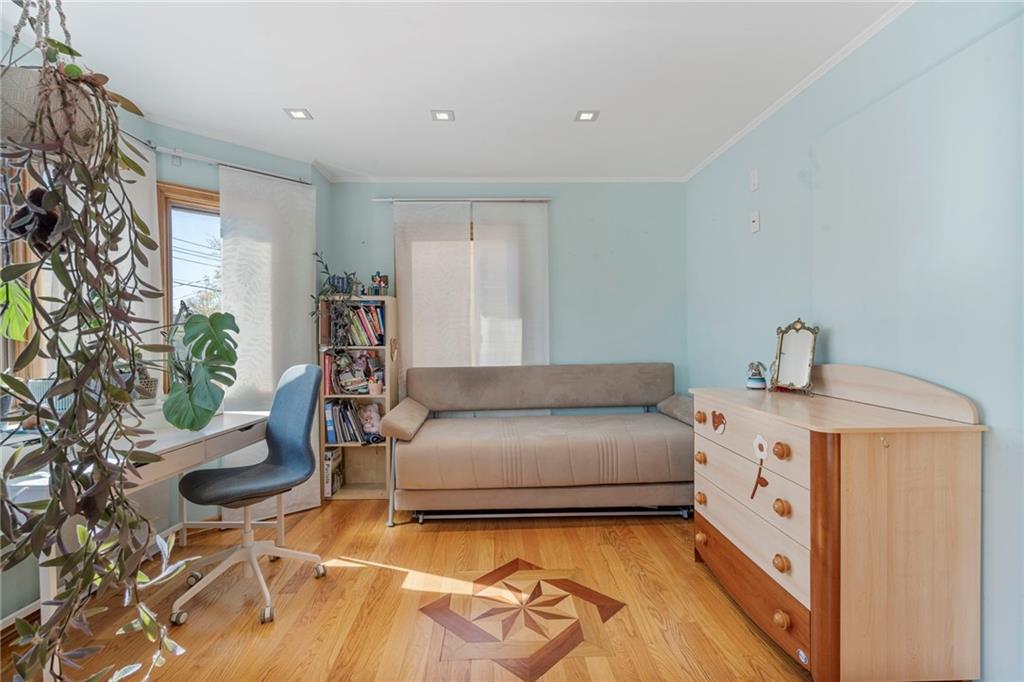 118 OXFORD Street Manhattan Beach Brooklyn NY 11235