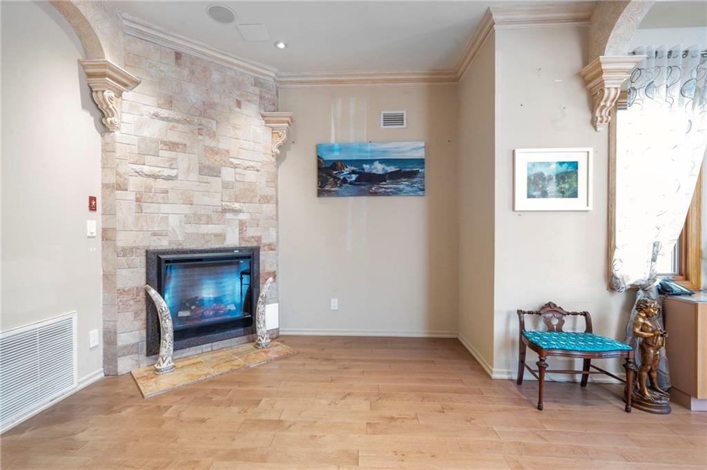 118 OXFORD Street Manhattan Beach Brooklyn NY 11235
