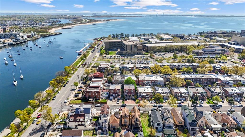 118 OXFORD Street Manhattan Beach Brooklyn NY 11235