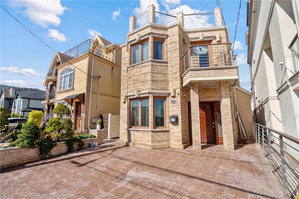 118 OXFORD Street Manhattan Beach Brooklyn NY 11235