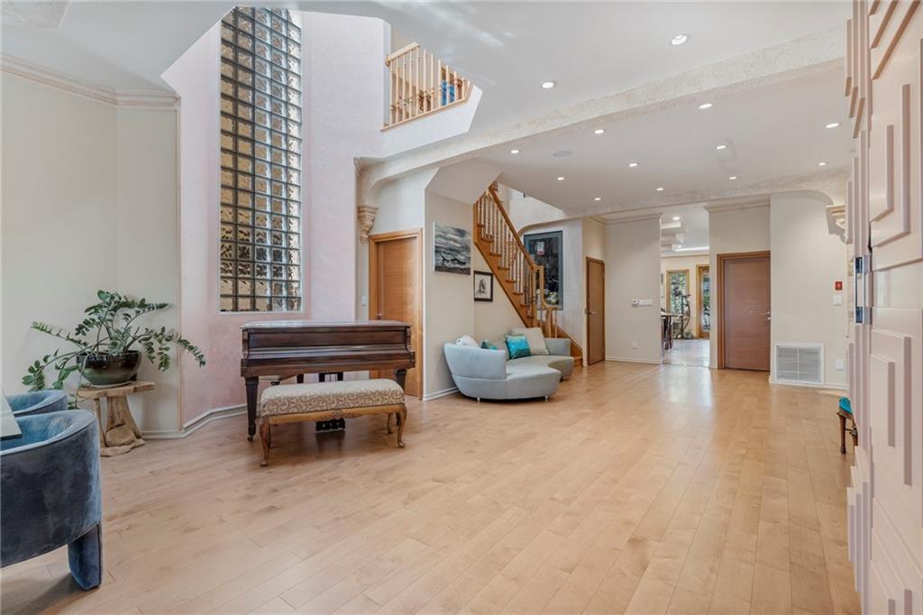 118 OXFORD Street Manhattan Beach Brooklyn NY 11235