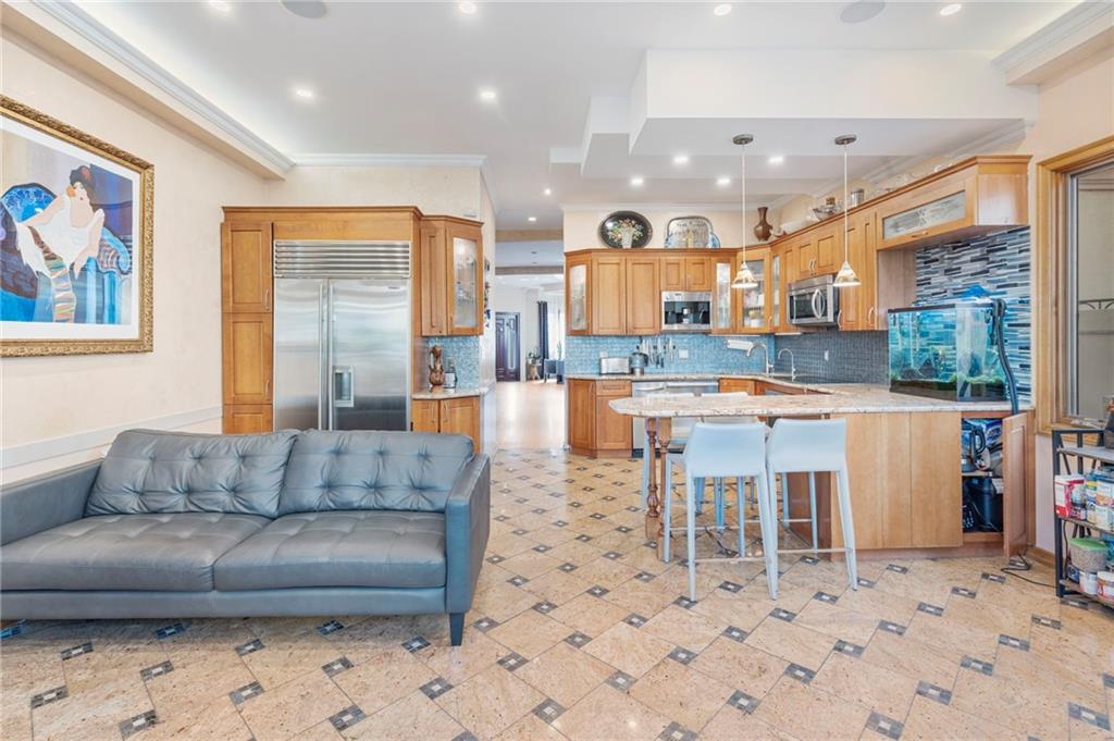 118 OXFORD Street Manhattan Beach Brooklyn NY 11235