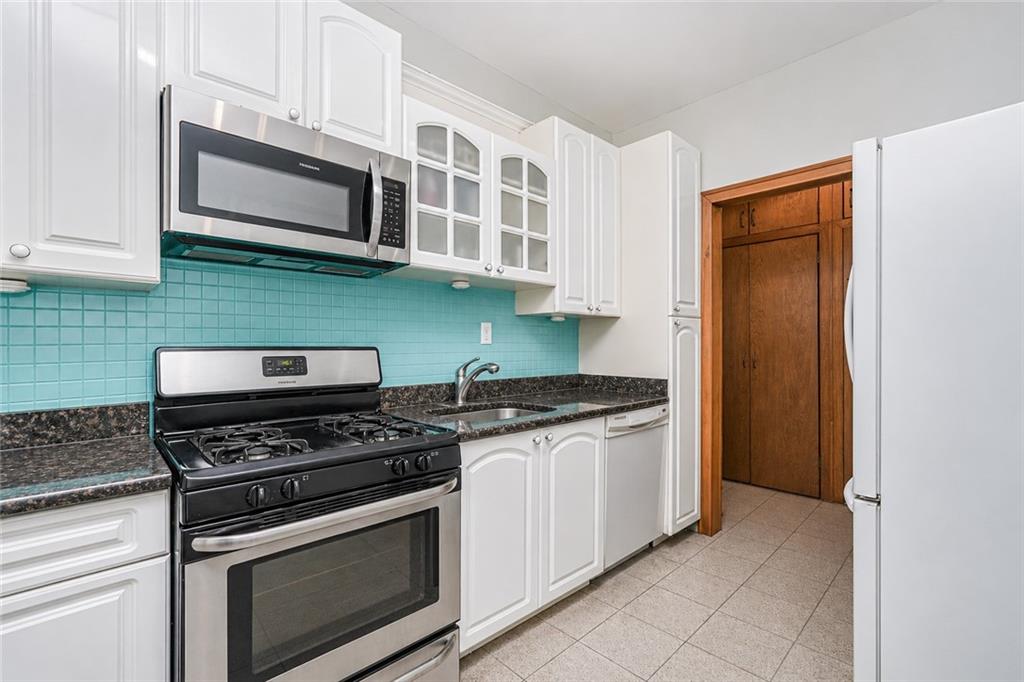 7609 4th Avenue Bay Ridge Brooklyn NY 11209
