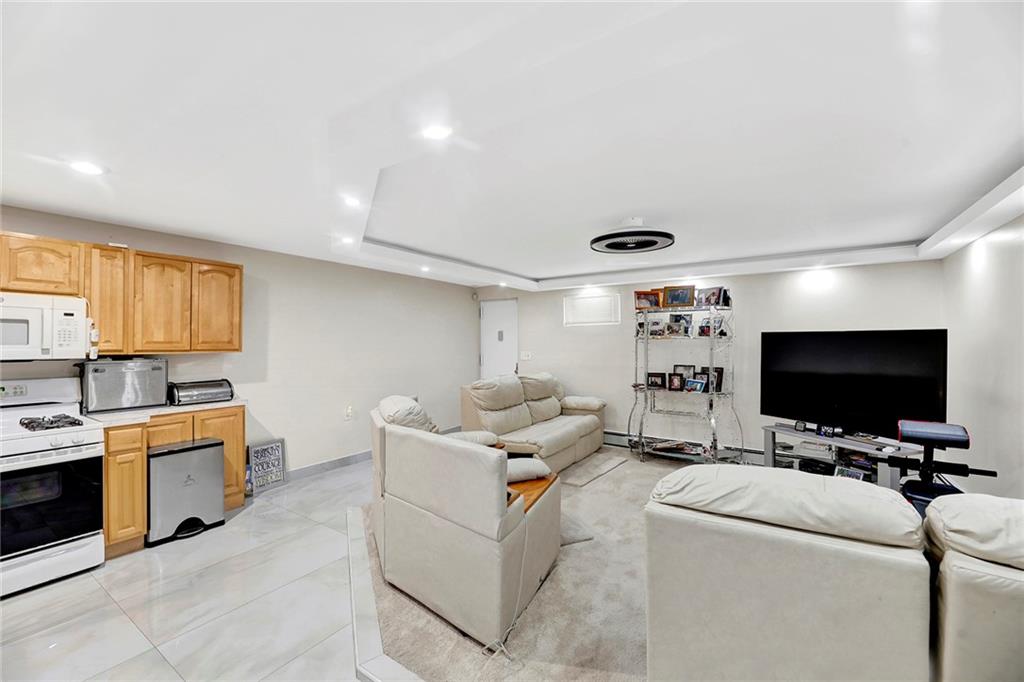 995 East 58th Street Flatlands Brooklyn NY 11234