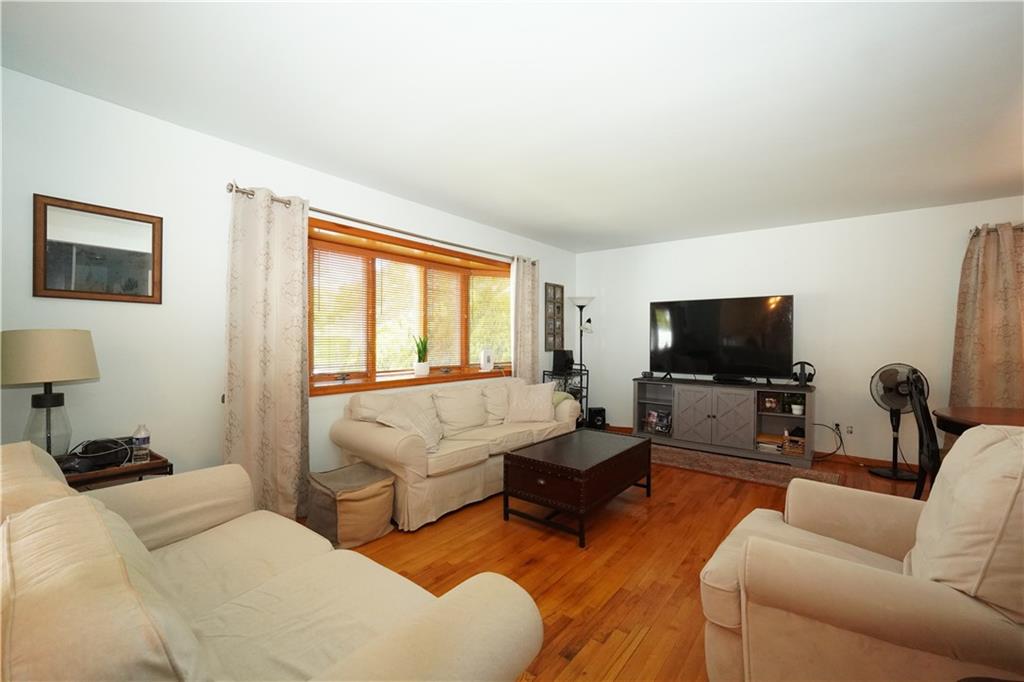 268 Bradford Avenue Prince's Bay Staten Island NY 10309