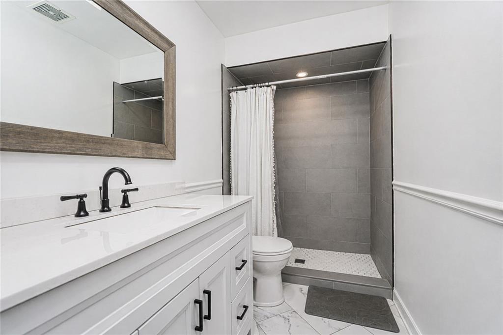 61 Jennifer Place Bulls Head Staten Island NY 10314