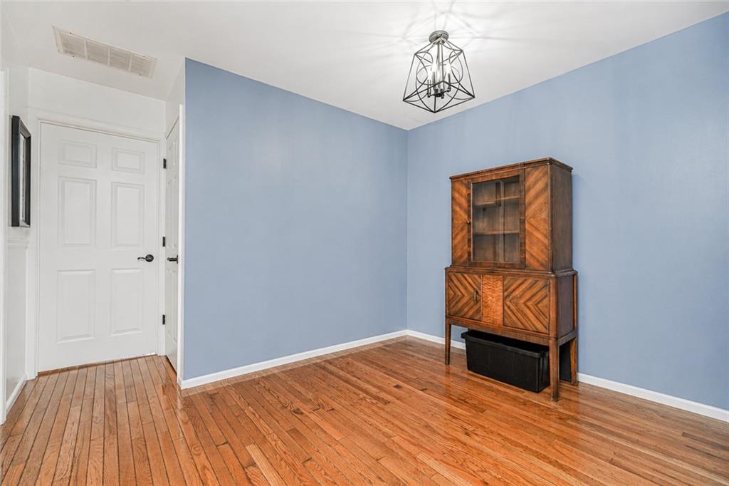 61 Jennifer Place Bulls Head Staten Island NY 10314