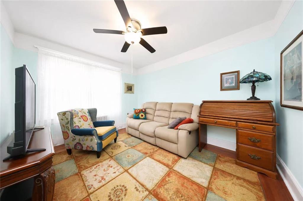 190 Hope Avenue Rosebank Staten Island NY 10305