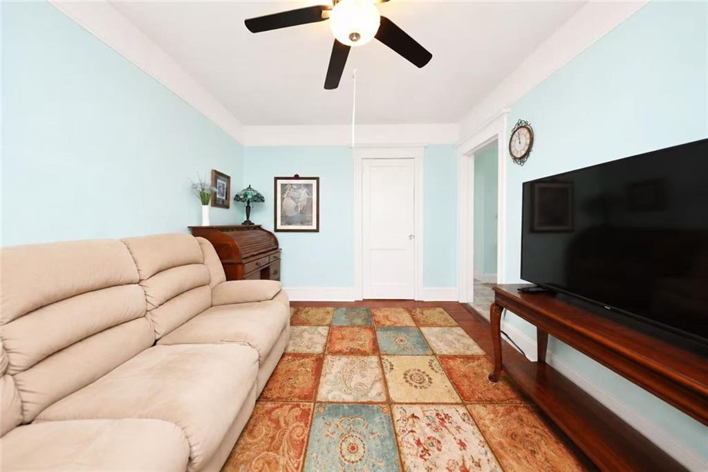 190 Hope Avenue Rosebank Staten Island NY 10305