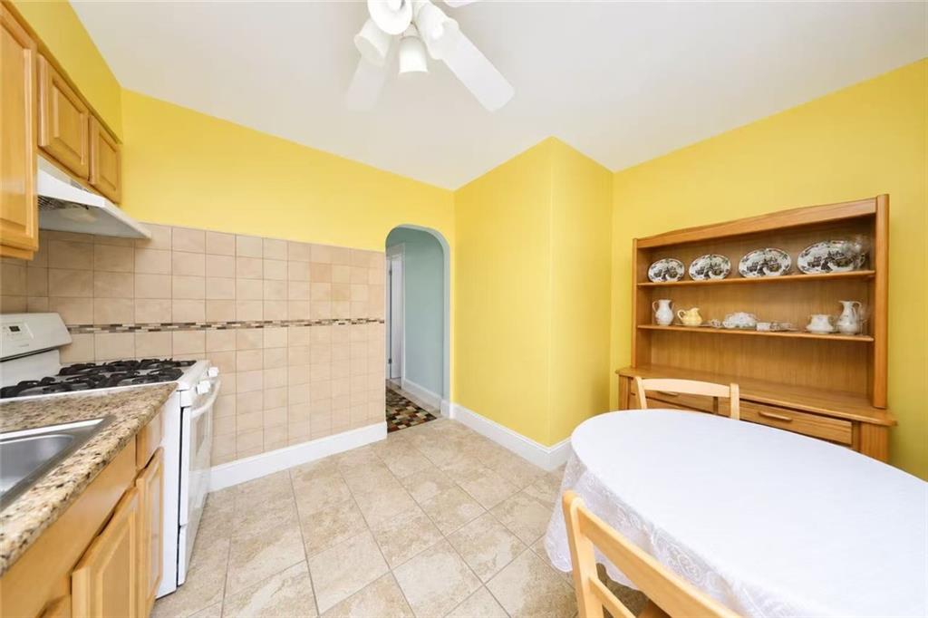190 Hope Avenue Rosebank Staten Island NY 10305
