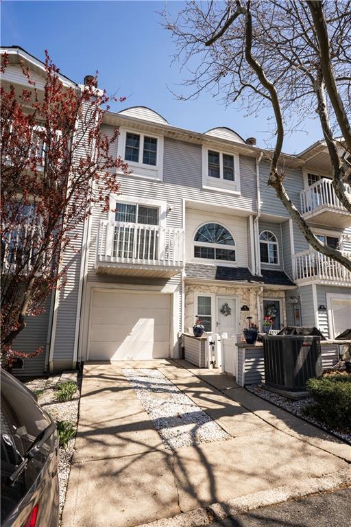 41 Country Drive New Springville Staten Island NY 10314