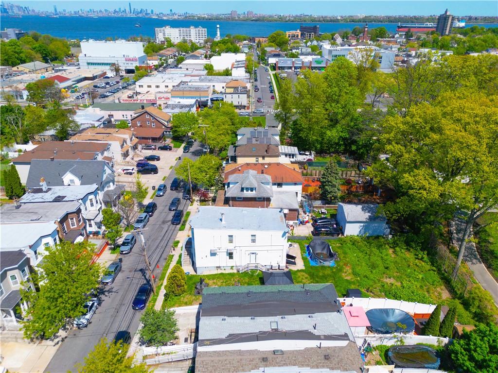200 Chestnut Avenue Rosebank Staten Island NY 10305